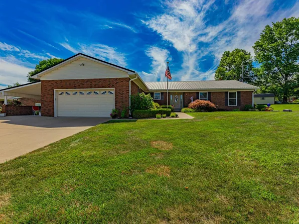 1705 Arrowhead Dr, Boonville, IN 47601