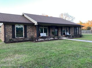 8000 Helmsdale Dr, Ocean Springs, MS 39564