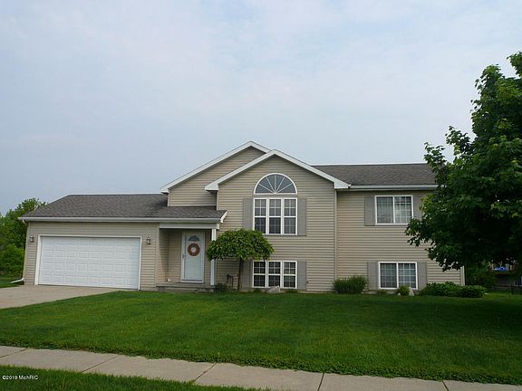 2nd image of 3867 Avery Dr NW