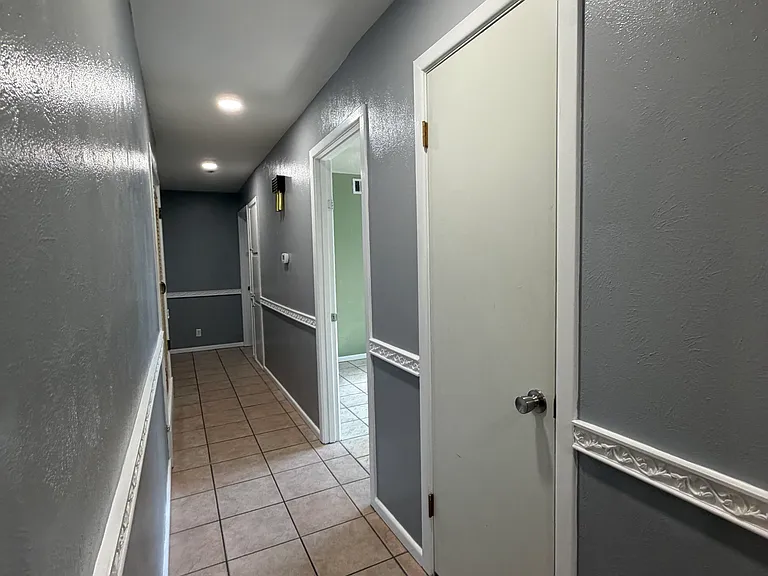 809 W Cheryl Ave — Photo 5