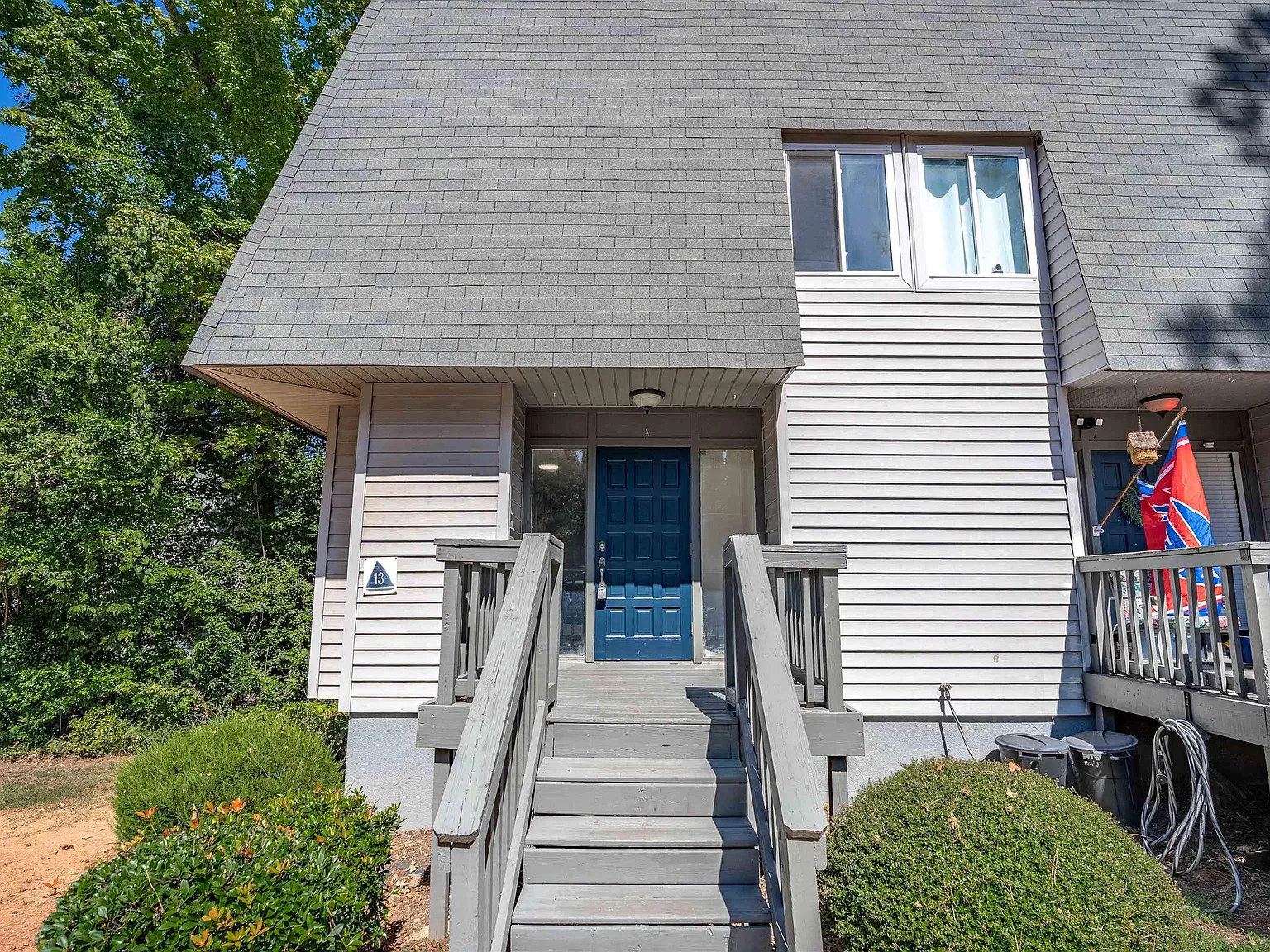301 Harbor Heights Dr — Photo 1