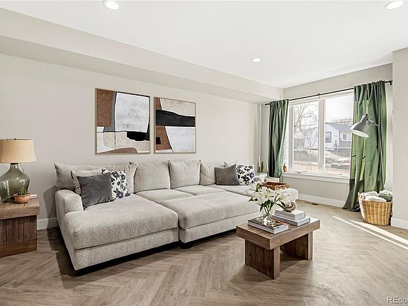 3rd image of 1074 Knox Court