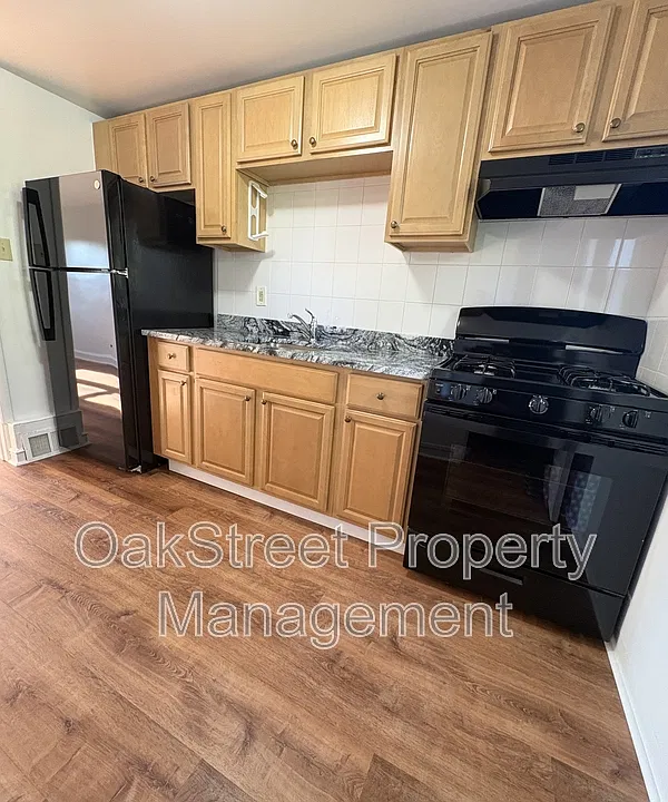 71 S Evergreen Ave #B