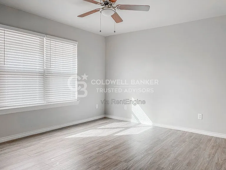 2406 Fir Ave — Photo 11