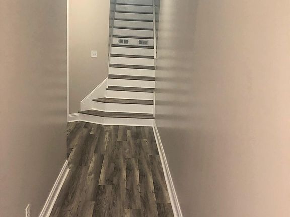5th image of 304 Peach St