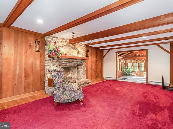 3rd image of 1327 Baltimore Rd