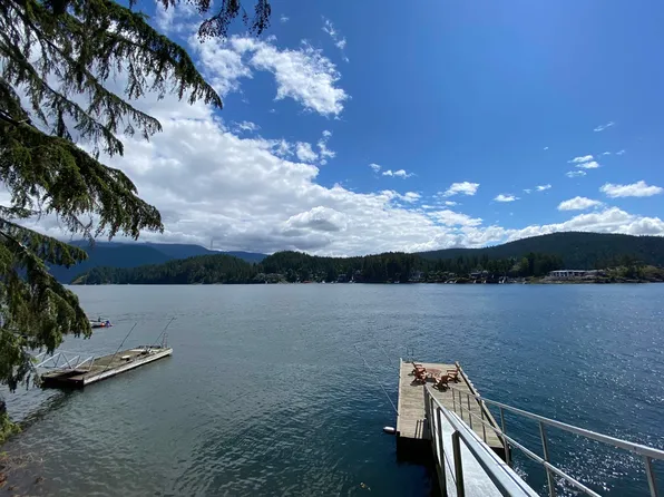 4885 Cove Cliff Pl, North Vancouver, BC V7G 1H9