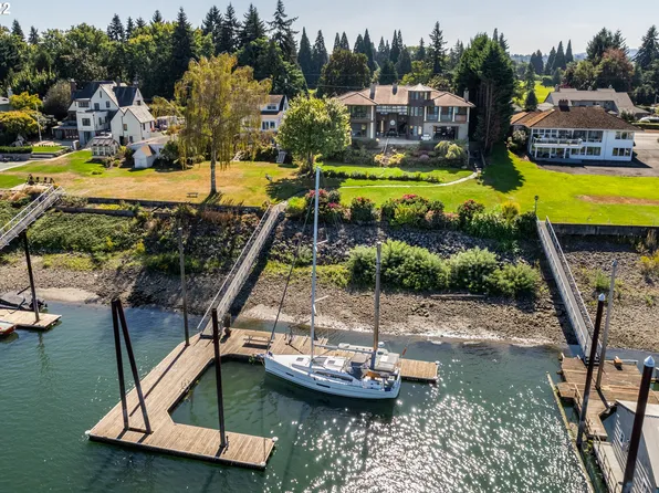 1525 NE Marine Dr, Portland, OR 97211