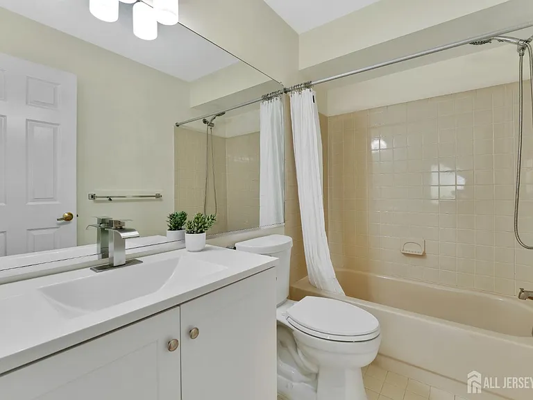 88 W Countryside Dr — Photo 17