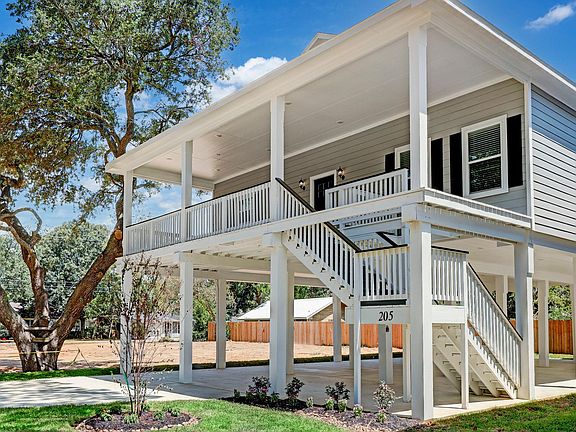 2nd image of 205 West Dr