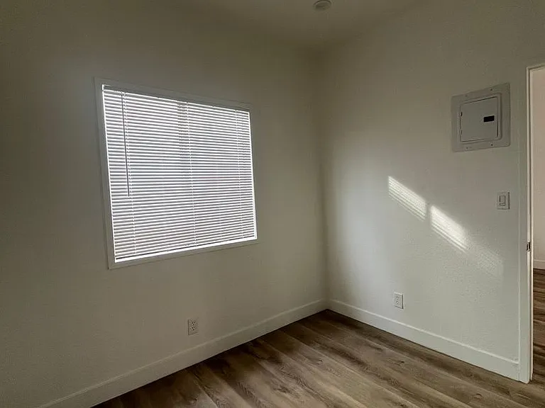 842 Alamitos Ave — Photo 19