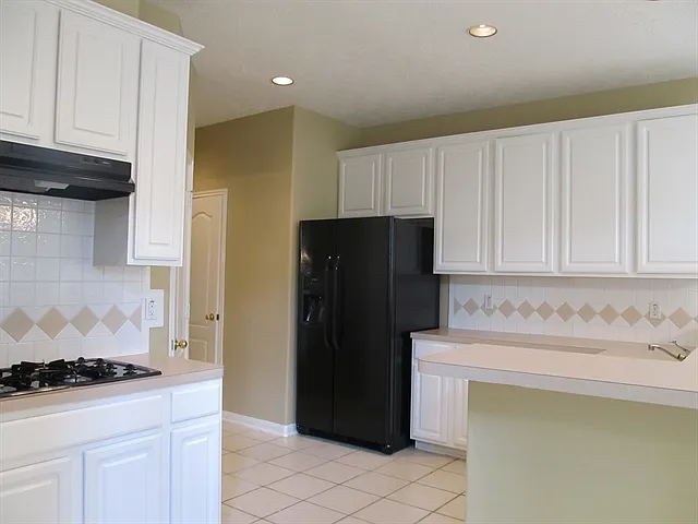 4 bed, 2.5 bath, 2944 sqft, $2,790 — Photo 2