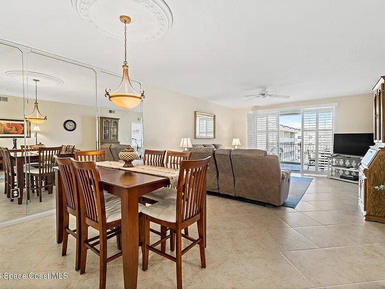 601 Shorewood Dr #G505 — Photo 12