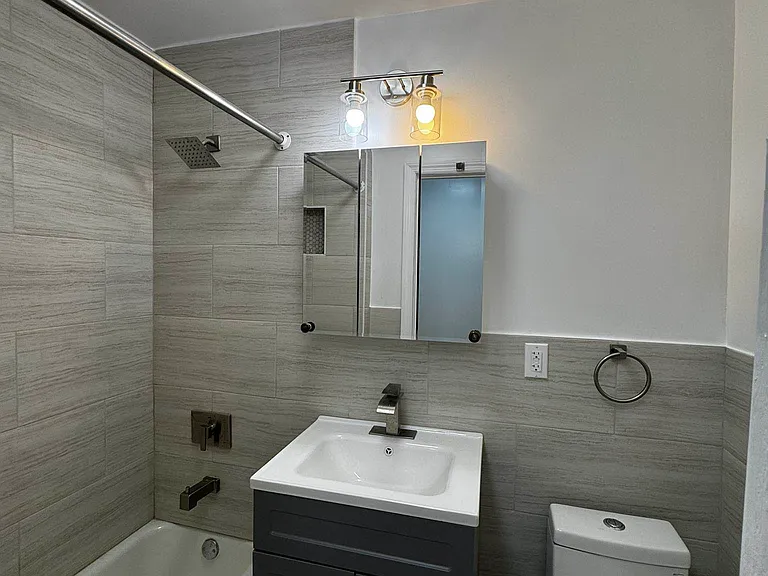 1415 E 84th St #2 — Photo 10