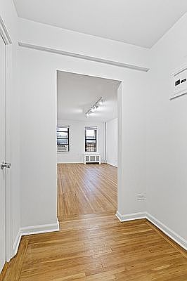 5th image of 220 W 24th St APT 2B