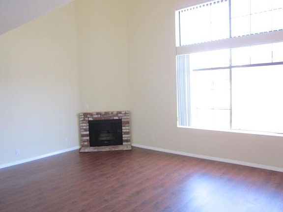 3rd image of 4343 Mammoth Ave