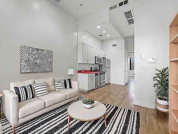 2nd image of 187 Wilson Ave #2S