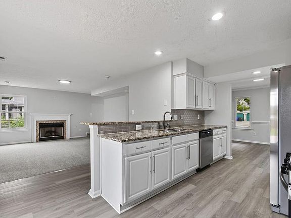 4th image of 6201 Glenrose Dr
