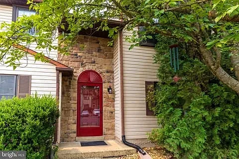 2 bed, 1252 sqft, $2,500 — Photo 1