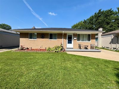 29237 Elmwood St, Roseville, MI, 48066