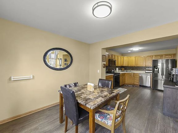 5th image of 1989 Waverly Way