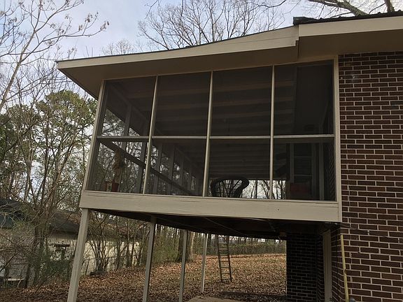5th image of 7640 Bonnie Dr