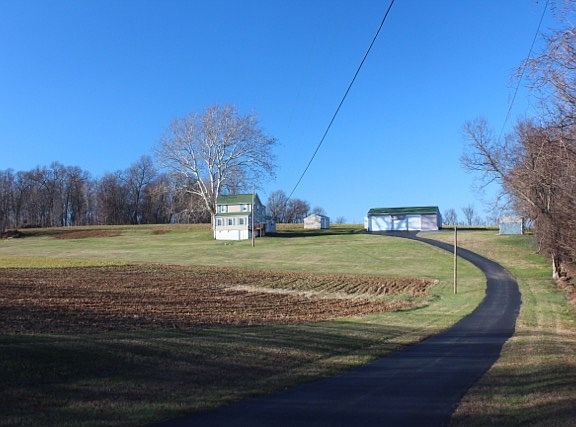 Driveway to property