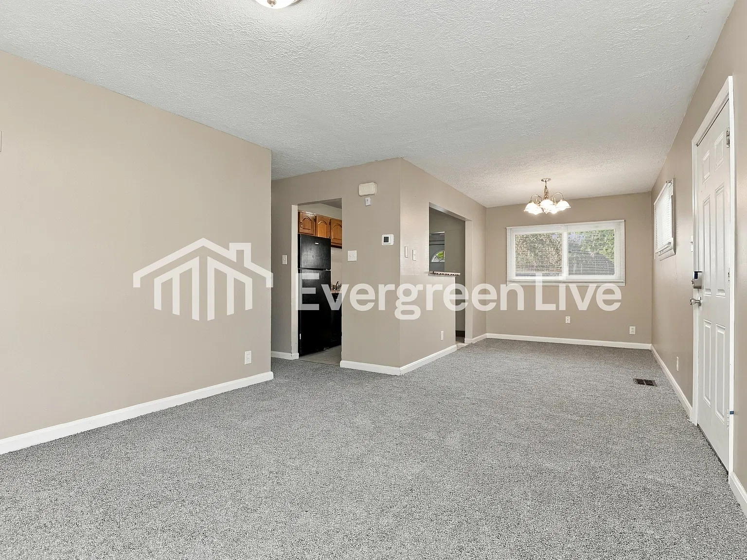 3 bed, 1.0 bath, 918 sqft, $1,495 — Photo 4