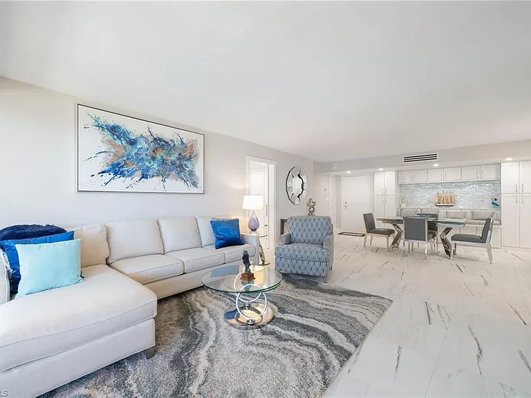 4001 Gulf Shore Blvd N #702 — Photo 7