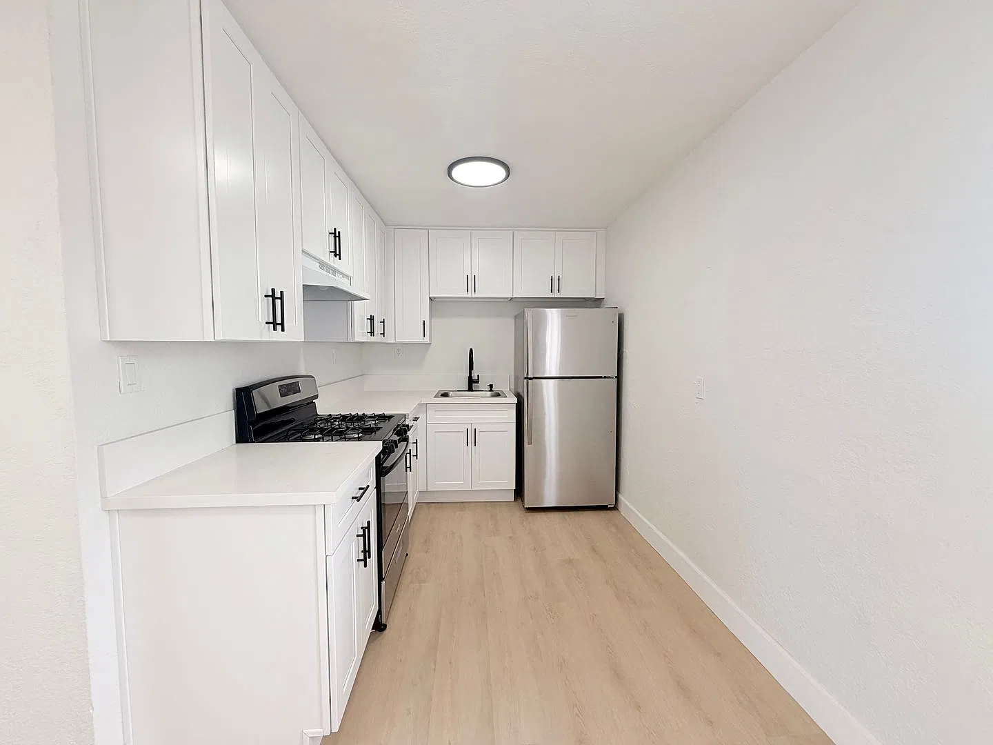 1421-1423 Clela — Photo 4