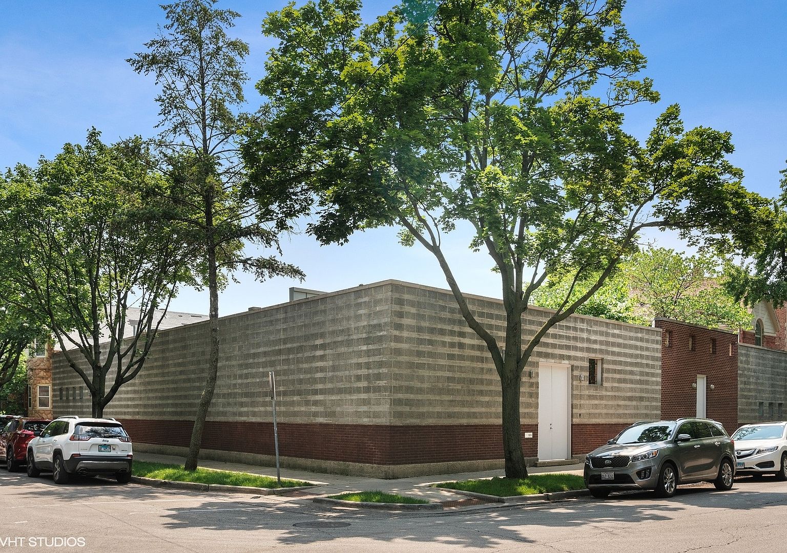 1919 N Oakley Ave, Chicago, IL 60647 | Zillow