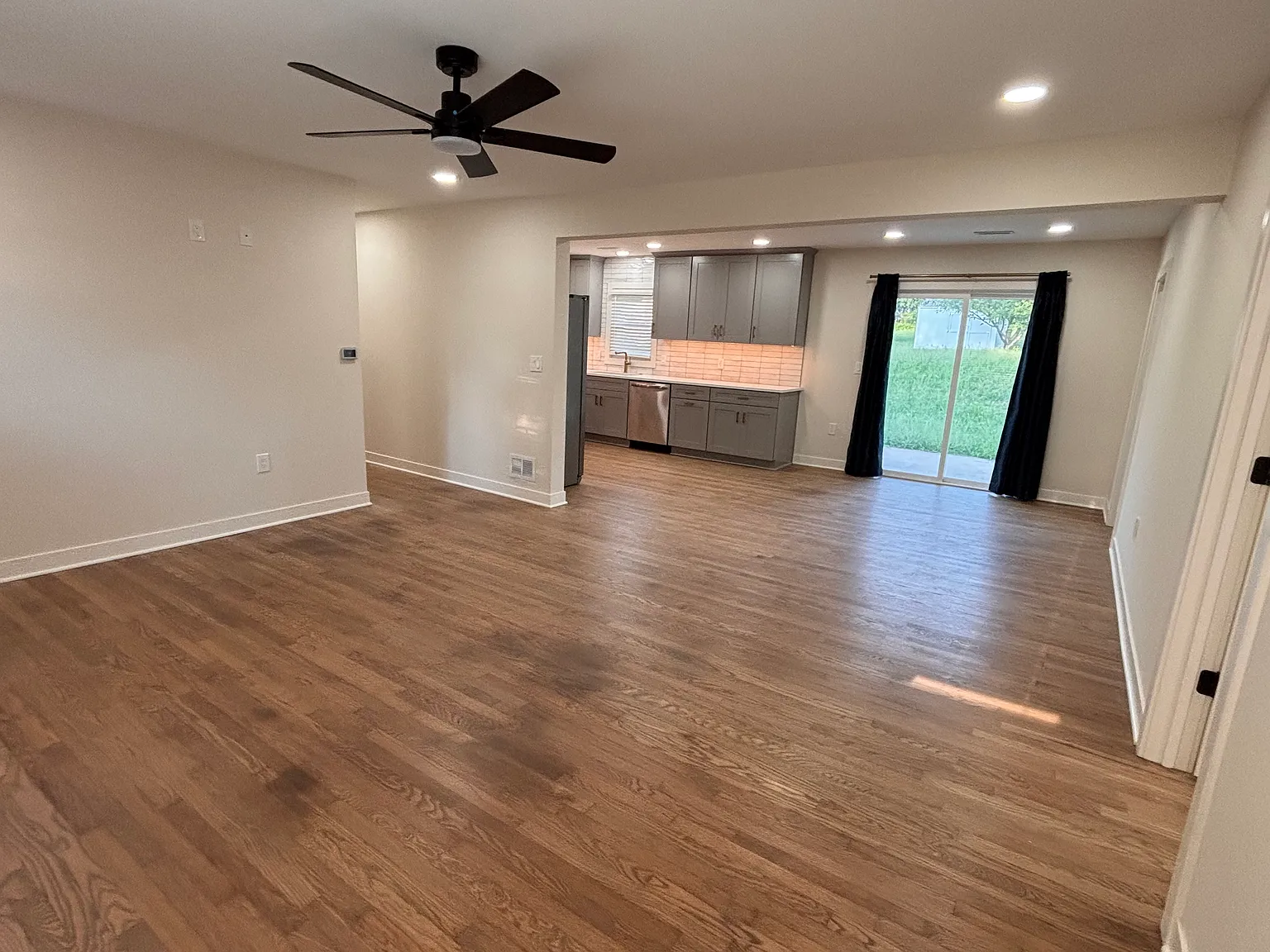 4 bed, 1200 sqft, $2,250 — Photo 3