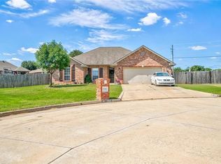 1301 Camelot Ct, Shawnee, OK 74804