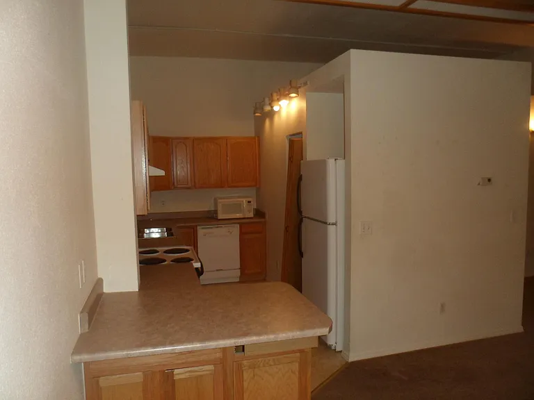 17 W Mill St #A1 — Photo 5