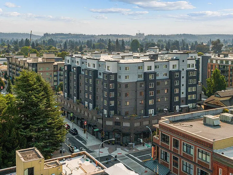 Legacy Plaza Senior Living Apartments — Photo 38