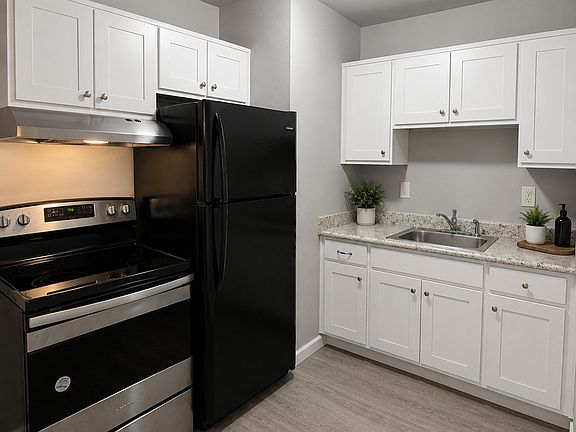 2nd image of 5650 Pardee Ave Unit 1
