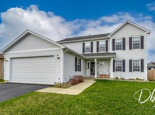 694 Chippewa Cir, Round Lake Heights, IL 60073