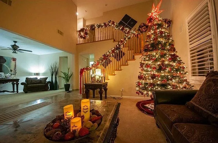 2400 La Playa Ln photo 1