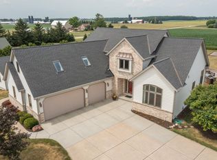 4880 Wood Duck Way, West Bend, WI 53095