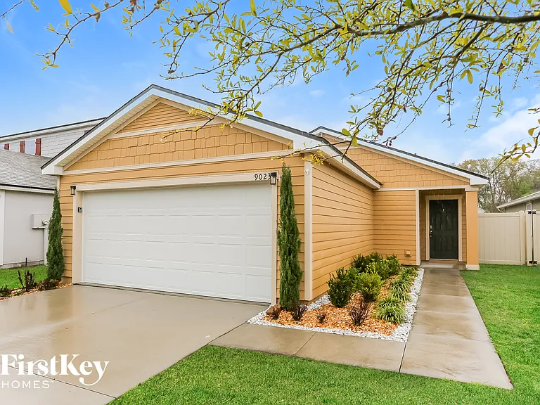 9023 Kipper Dr — Photo 1