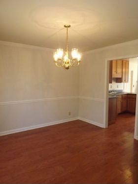4th image of 365 Twin Oaks Dr