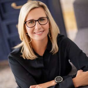 Kelly Bacon