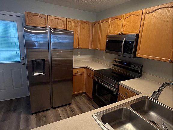 3rd image of 484 Lexie Ln