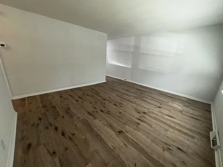 602 Camrose Dr — Photo 4