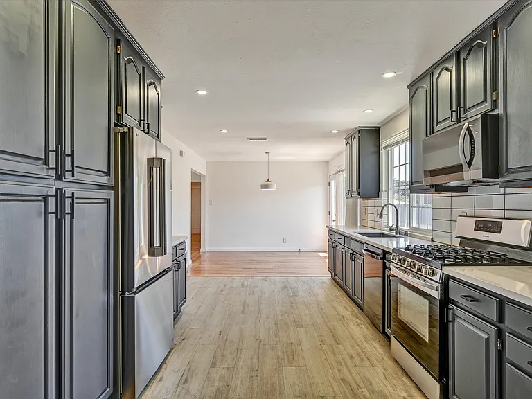 177 Romney Ave — Photo 13