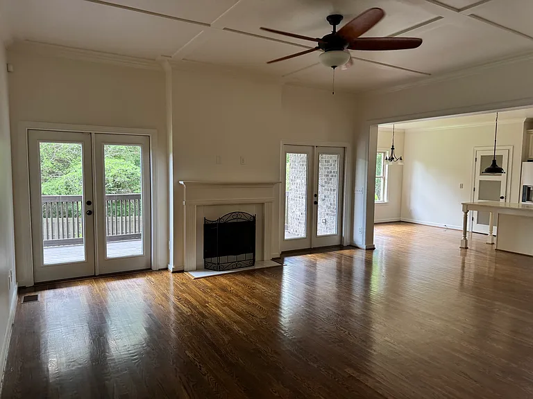 6121 Clubhouse Dr — Photo 23