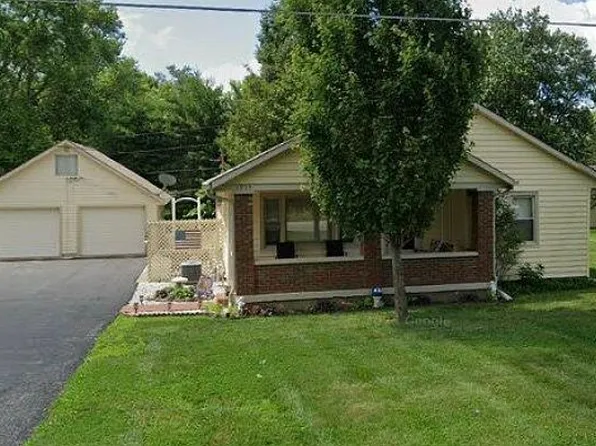 3955 W Fairview Rd, Greenwood, IN 46142