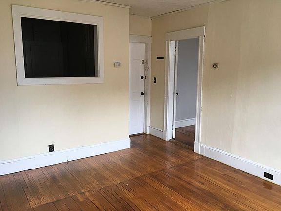 4th image of 12 Vine Ave #1