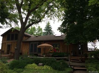 8010 Torrey Rd, Grand Blanc, MI 48439