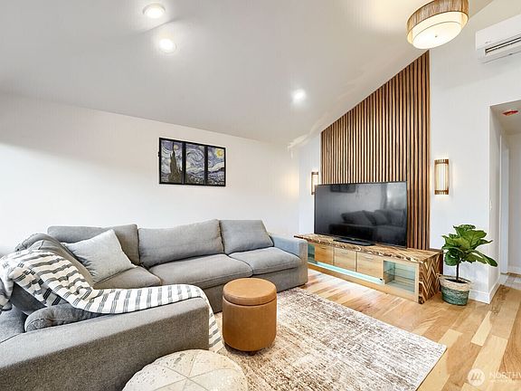 3rd image of 9321 Renton Avenue S